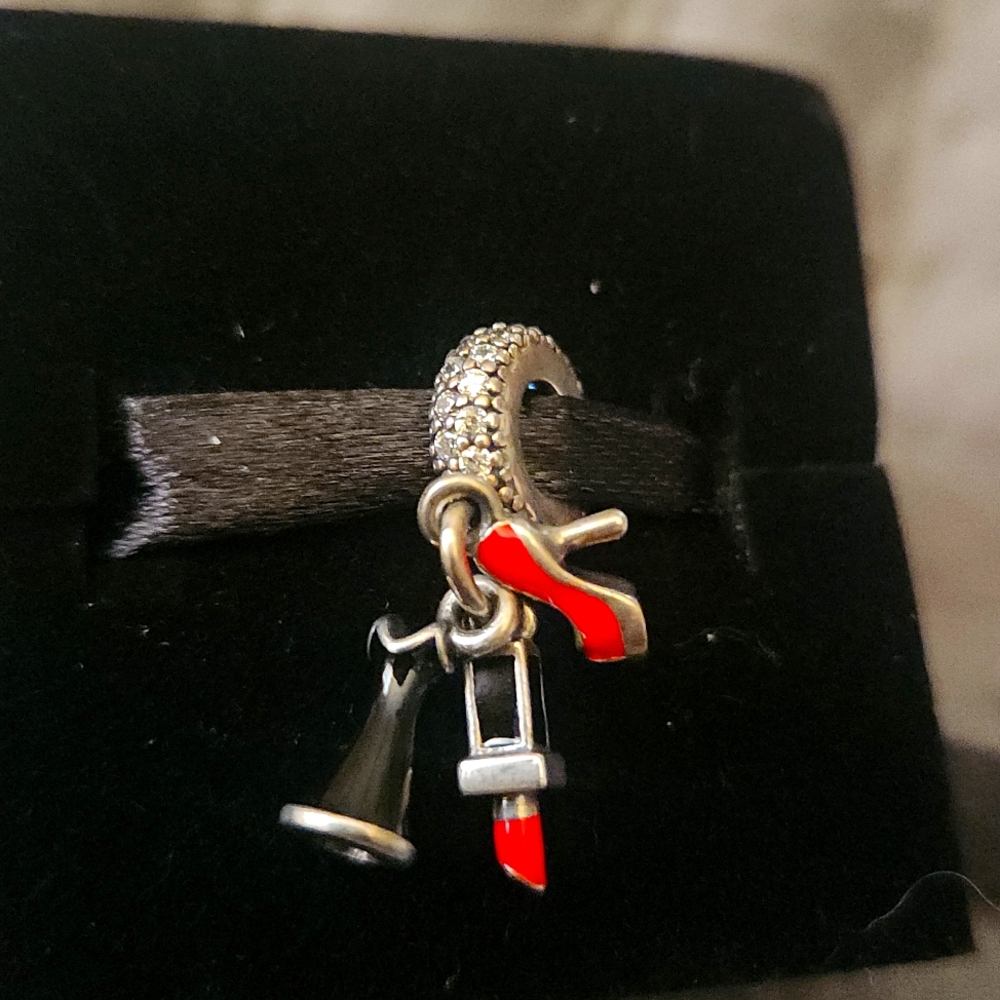 Pandora bead